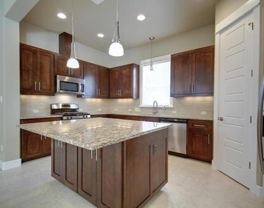 3510 West Ave - Photo Thumbnail 6