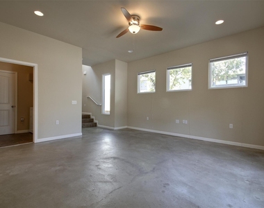 4509 Depew Ave - Photo Thumbnail 15