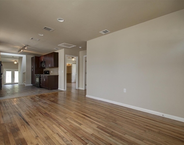 4509 Depew Ave - Photo Thumbnail 3