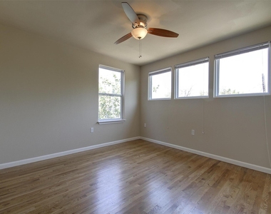 4509 Depew Ave - Photo Thumbnail 24