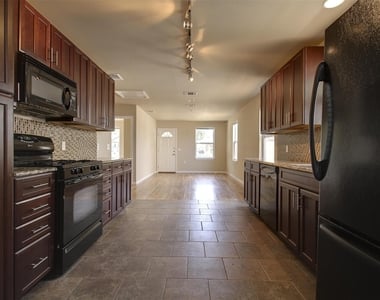 4509 Depew Ave - Photo Thumbnail 1