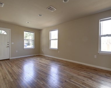 4509 Depew Ave - Photo Thumbnail 13