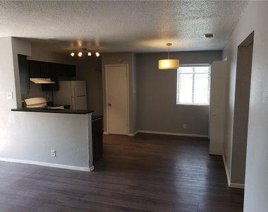 2304 Cedrick Cv - Photo Thumbnail 3