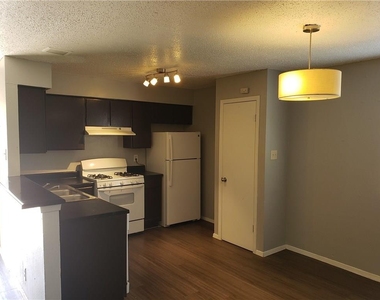 2304 Cedrick Cv - Photo Thumbnail 2