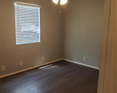 2304 Cedrick Cv - Photo Thumbnail 5