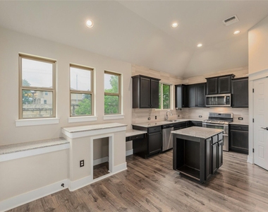 11108 Railway Ln - Photo Thumbnail 10