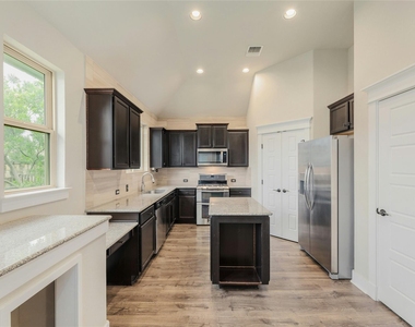 11108 Railway Ln - Photo Thumbnail 11