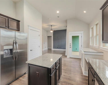 11108 Railway Ln - Photo Thumbnail 13