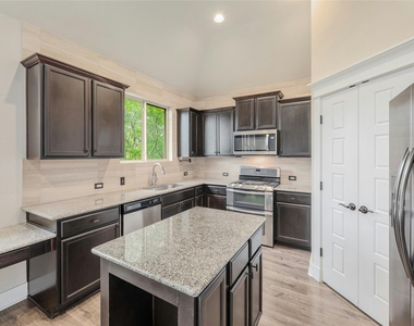 11108 Railway Ln - Photo Thumbnail 12
