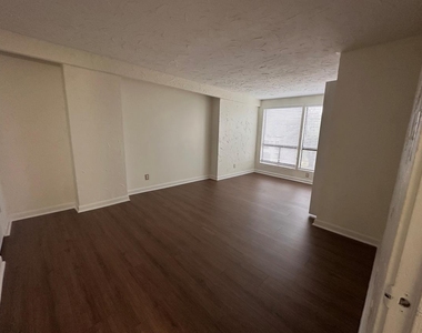 5916 Lago Vista Way - Photo Thumbnail 11
