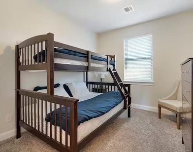 585 Demarett Dr - Photo Thumbnail 17