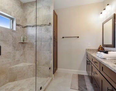 585 Demarett Dr - Photo Thumbnail 13