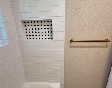 696 Kestner Road - Photo Thumbnail 9