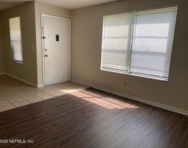 453 Bentwood Lane - Photo Thumbnail 3