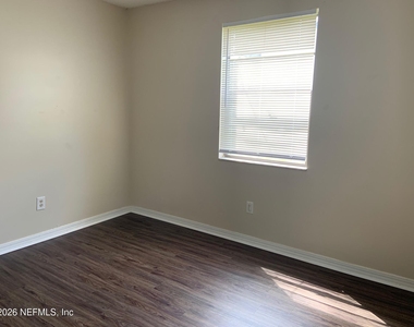 453 Bentwood Lane - Photo Thumbnail 10
