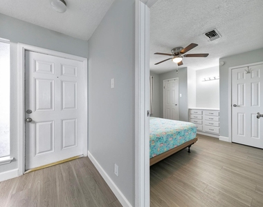 7600 Seawall Boulevard - Photo Thumbnail 16