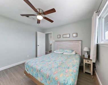 7600 Seawall Boulevard - Photo Thumbnail 19