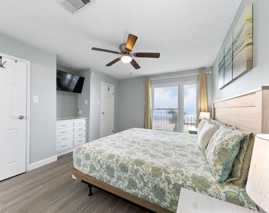 7600 Seawall Boulevard - Photo Thumbnail 14