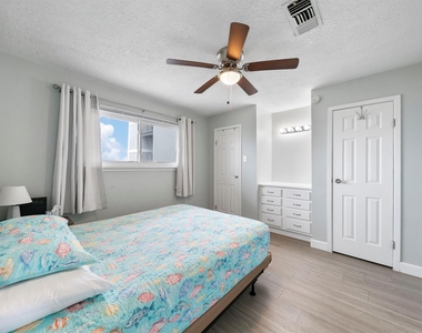 7600 Seawall Boulevard - Photo Thumbnail 17