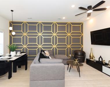 4902 Higgins Street - Photo Thumbnail 1