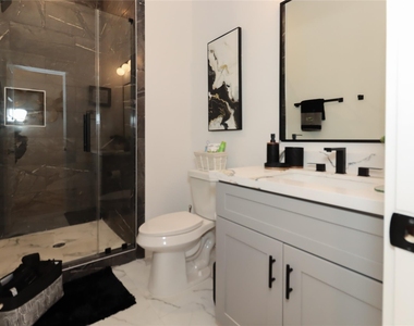 4902 Higgins Street - Photo Thumbnail 31