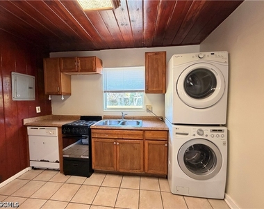 1935 Ricardo Avenue - Photo Thumbnail 6