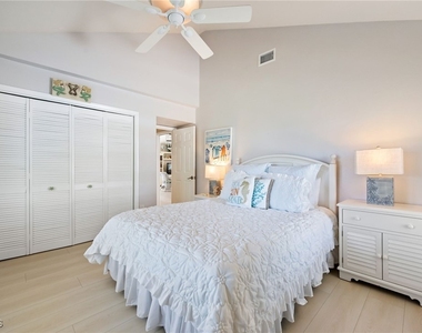 424 Lagoon Drive - Photo Thumbnail 20