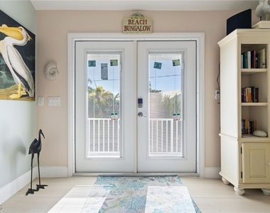 424 Lagoon Drive - Photo Thumbnail 4
