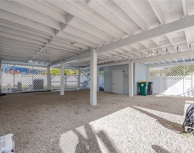 424 Lagoon Drive - Photo Thumbnail 3