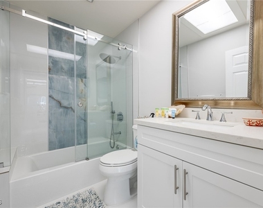 424 Lagoon Drive - Photo Thumbnail 18