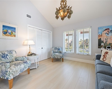424 Lagoon Drive - Photo Thumbnail 16