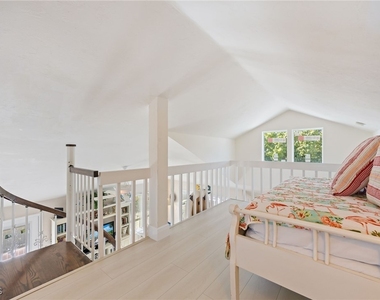424 Lagoon Drive - Photo Thumbnail 26