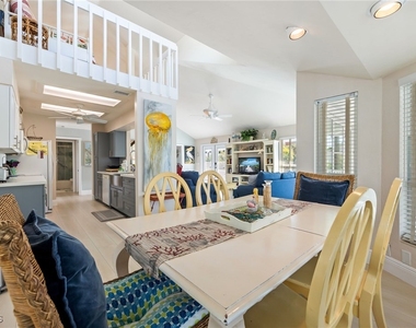424 Lagoon Drive - Photo Thumbnail 10