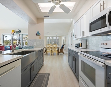 424 Lagoon Drive - Photo Thumbnail 14