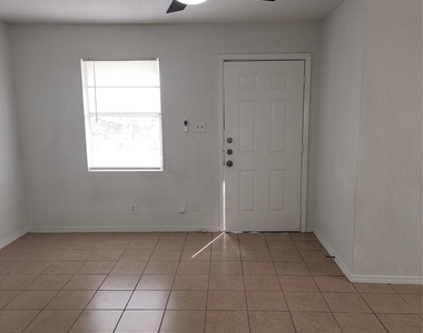 14033 Garber Lane - Photo Thumbnail 4