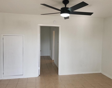 14033 Garber Lane - Photo Thumbnail 3