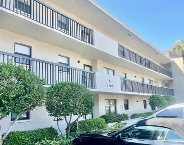1790 Imperial Golf Course Boulevard - Photo Thumbnail 13