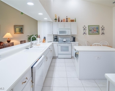 8500 Mystic Greens Way - Photo Thumbnail 8