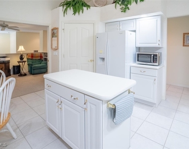 8500 Mystic Greens Way - Photo Thumbnail 9
