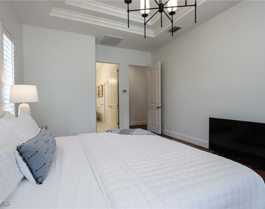 678 11th Avenue S - Photo Thumbnail 20