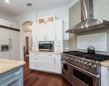678 11th Avenue S - Photo Thumbnail 8