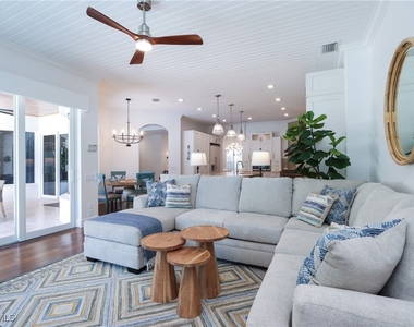 678 11th Avenue S - Photo Thumbnail 12