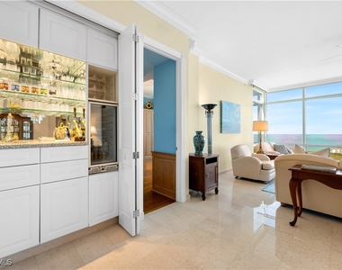 7515 Pelican Bay Boulevard - Photo Thumbnail 11