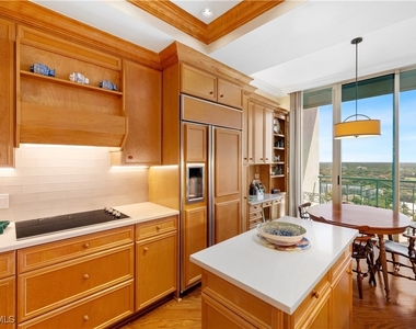 7515 Pelican Bay Boulevard - Photo Thumbnail 6