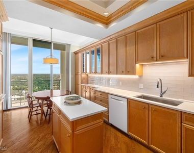7515 Pelican Bay Boulevard - Photo Thumbnail 5