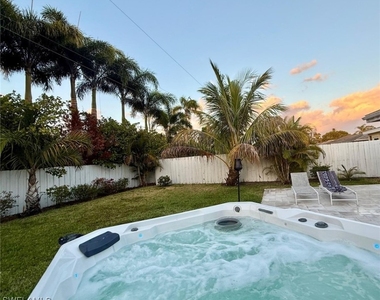 771 94th Avenue N - Photo Thumbnail 1