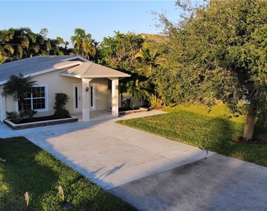 771 94th Avenue N - Photo Thumbnail 38