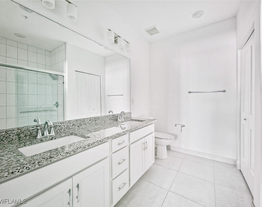 26331 Coco Cay Circle - Photo Thumbnail 11