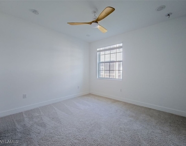 26331 Coco Cay Circle - Photo Thumbnail 12