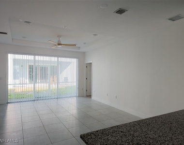 26331 Coco Cay Circle - Photo Thumbnail 4